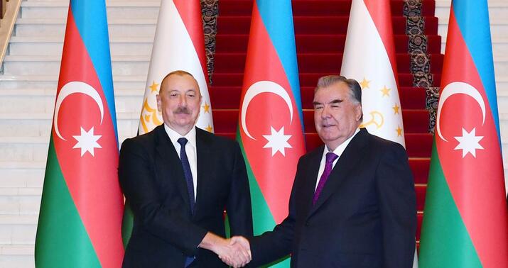 Prezidentlər mətbuata bəyanatlarla çıxış etdi -