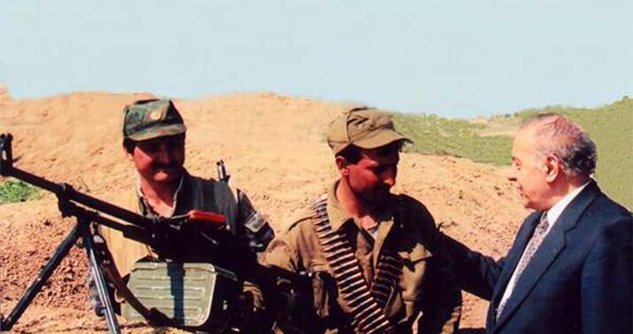 Ulu Öndər Heydər Əliyev strategiyası: Müasir və Qalib Ordu –