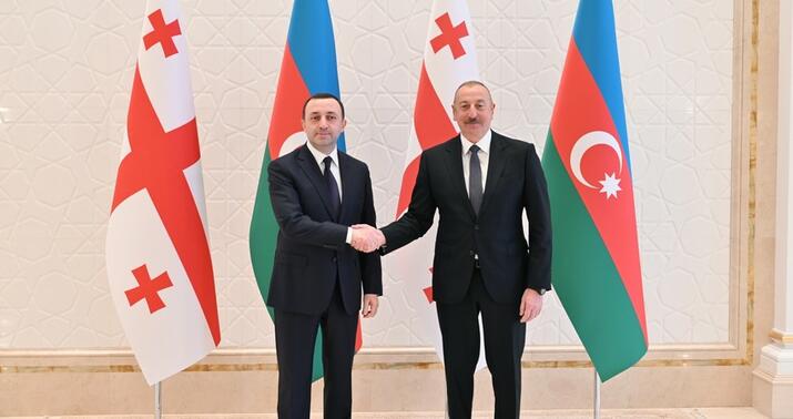 Əliyev Qaribaşvili ilə Qəbələdə görüşdü -