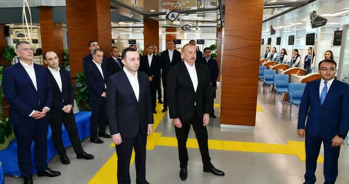 Əliyev və Qaribaşvili “ASAN xidmət“ mərkəzində oldular -