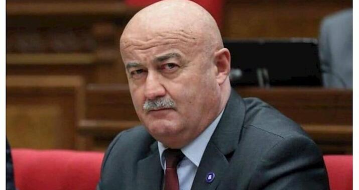Bayrağın yandırılmasına görə utanıram -