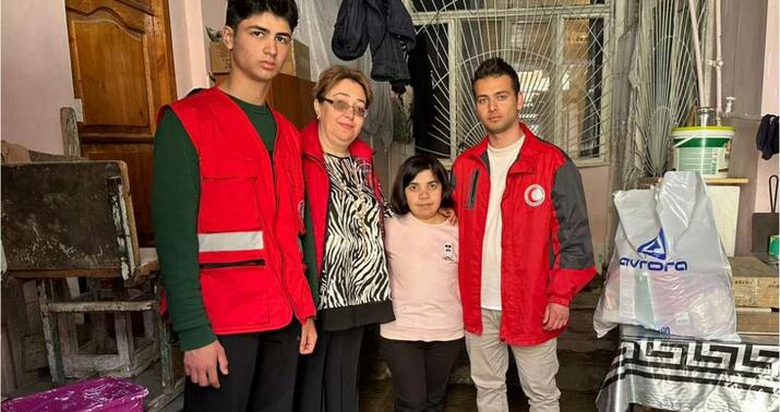 “Avrora MMC” aztəminatlı ailələrə bayram sovqatı çatdırdı -