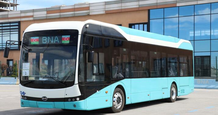 Bakının ilk elektriklə çalışan avtobusları -