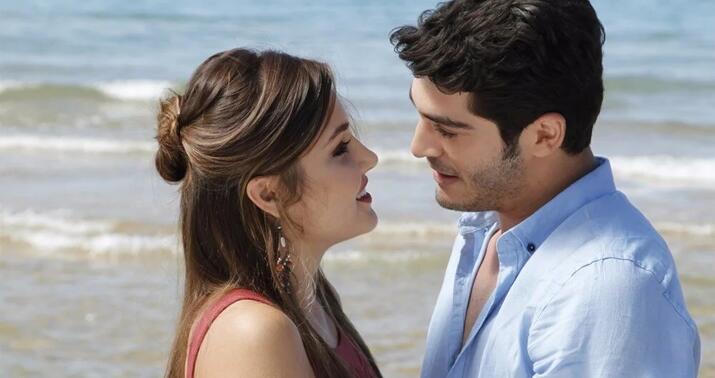 Hande Erçel yeni serialı ilə ekranlara qayıdır