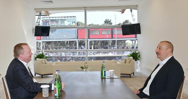 İlham Əliyev “Boeing” şirkətinin icraçı vitse-prezidentini qəbul etdi -