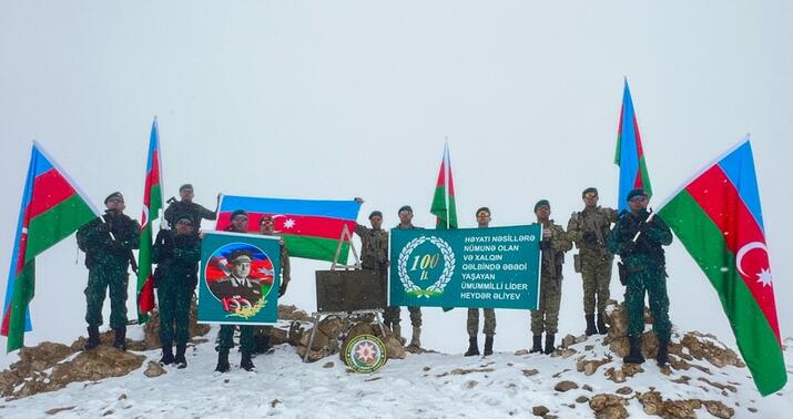 Sərhədçilərimiz “Heydər Əliyev zirvəsi”ndə -