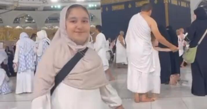 Toppuş bacının qızı Həcc ziyarətinə getdi -