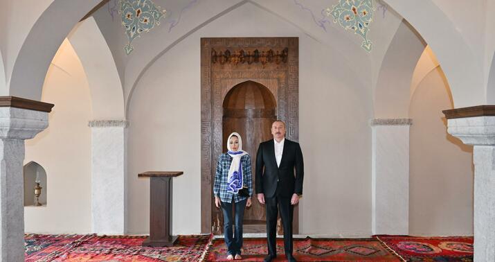 Prezident və xanımı Mehmandarovların malikanəsinin açılışında -
