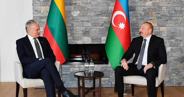 Prezidentlərin məhdud tərkibdə görüşü başladı