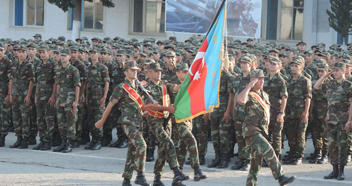 Baş nazir hərbi xidmətlə bağlı qərar imzaladı
