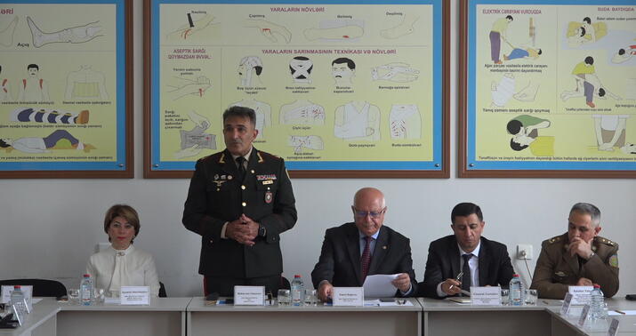 FHN-in Bakı Regional Mərkəzi “dəyirmi masa” keçirdi -