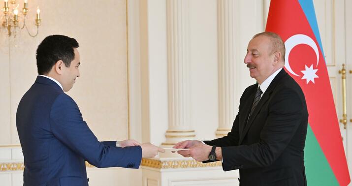 Prezident Qazaxıstanın yeni səfirini qəbul etdi -