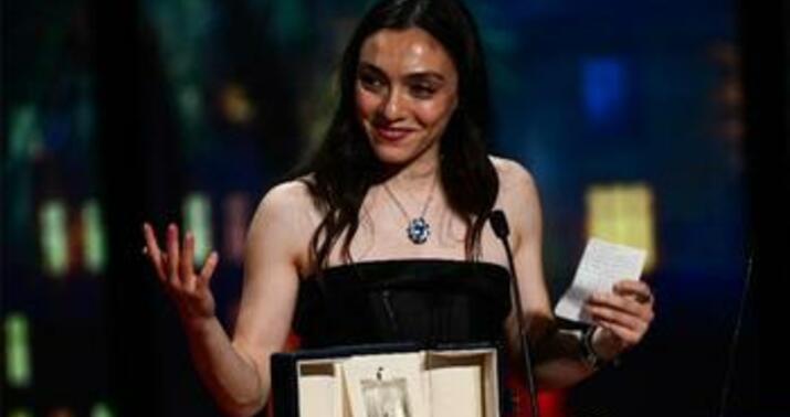 Türk aktrisadan Kann Film Festivalındakı tənqid edilən çıxışına -