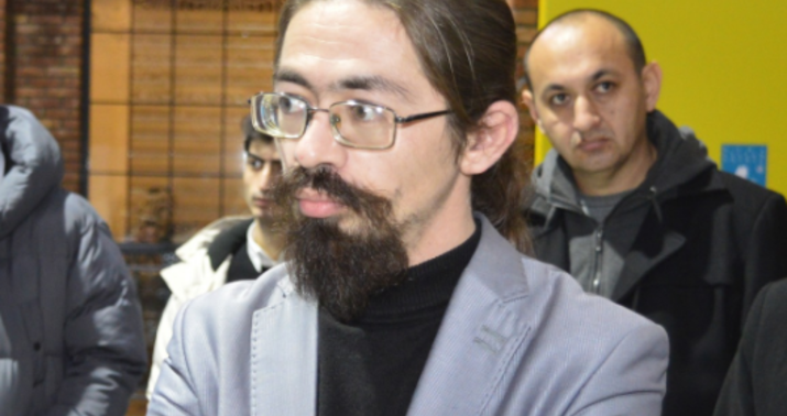 Kimdir müqəssir, naşirlərmi?