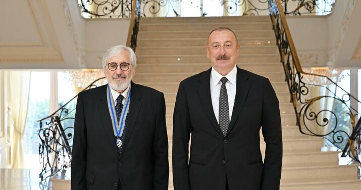 İlham Əliyev Oqtay Mirqasımova “İstiqlal” ordenini təqdim etdi -