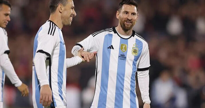 Messi qol vurdu, Argentina finala vəsiqə qazandı