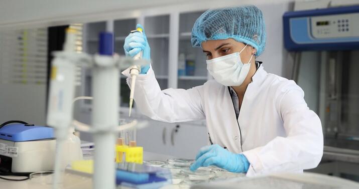 COVID-19-la mübarizə iştirak edən tibb işçilərinin əməkhaqlarına əlavələrin müddəti uzadıldı