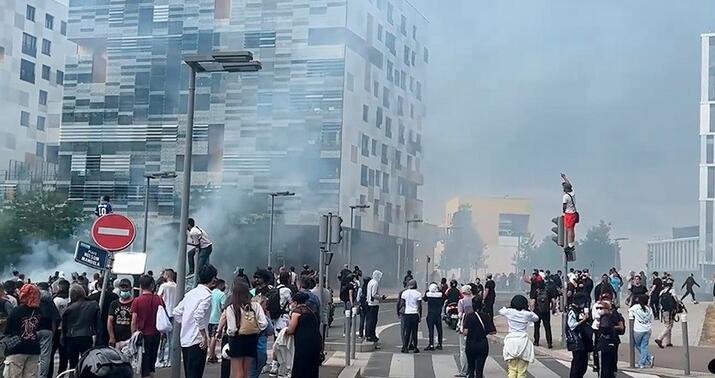 Fransadan sonra Belçikada da şagirdlər kütləvi etiraza qalxdı