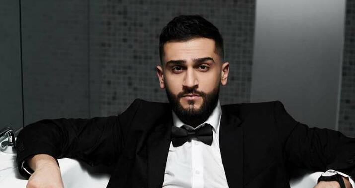 Coni ailə üzvləri ilə birlikdə... -