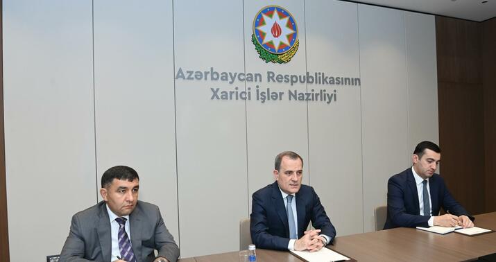 Bayramov Tacikistan səfirini qəbul etdi -