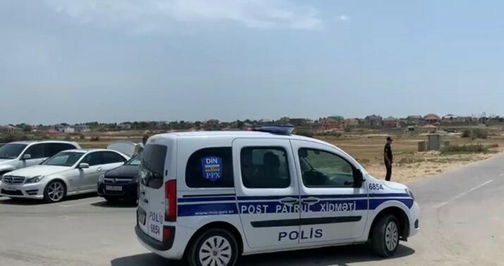 Bakıda çimərlikdə -