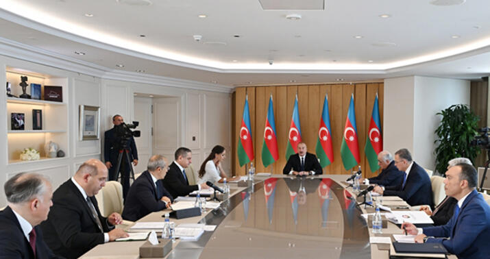 Prezident müşavirə keçirdi -