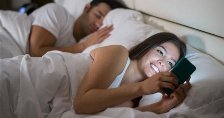 Əsgərlikdən qayıdan gənc arvadının xəyanətinin üstünü açdı –