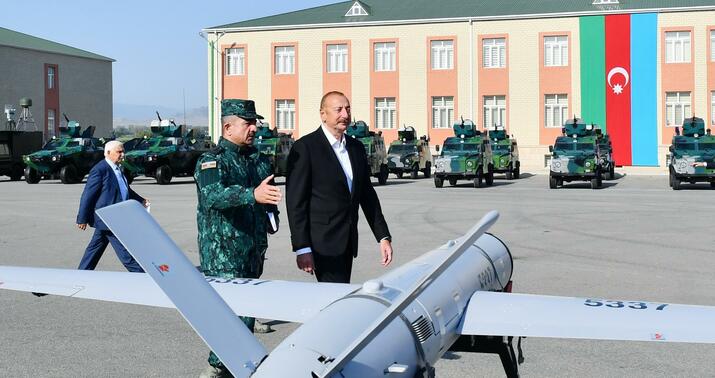 Prezident “Qazax” Əlahiddə Sərhəd Diviziyasının qarnizon kompleksində -