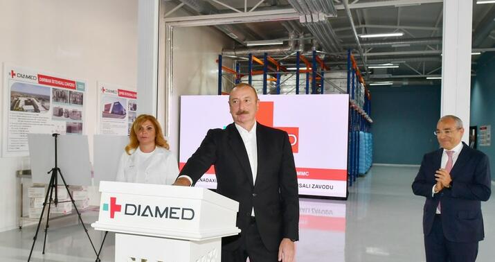 İlham Əliyev dərman zavodunun açılışında -