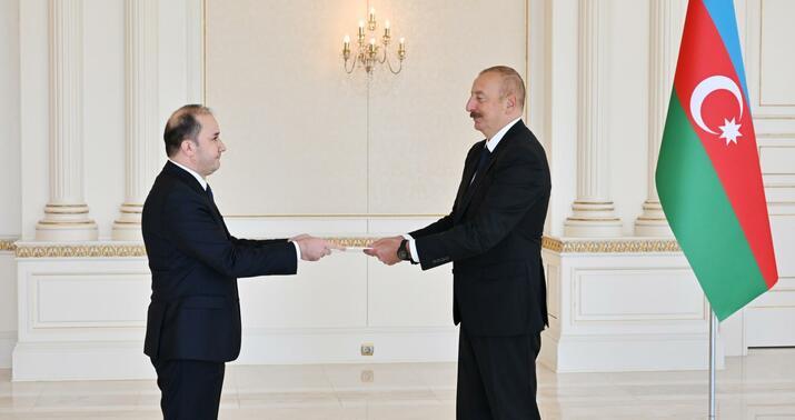 İlham Əliyev Tacikistanın yeni səfirini qəbul etdi -
