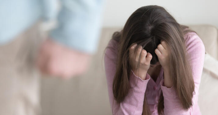 Əri işdə olan qadın evə başqa kişi çağırdı, yalvardı, üstü açılanda... –