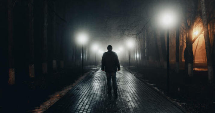 Parkda yaşlı kişi qıza söz atdı, dava düşdü: "Namaza on dəqiqə qalır..." –