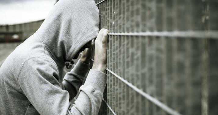 Masallıda 37 yaşlı kişi arvadını xəyanət üstündə tutdu: "Yerə yıxıb..." –