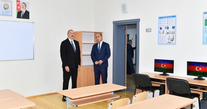 Prezident Xırdalanda yeni məktəbin açılışında -