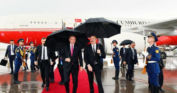 Türkiyə Prezidenti Naxçıvana gəldi -