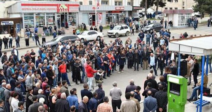 Xankəndidə gizlədilən ərzaq anbarı –