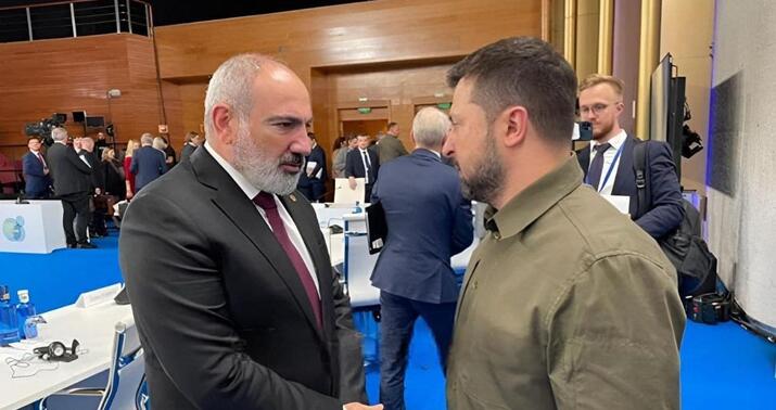 Paşinyan Zelenski ilə görüşdü -