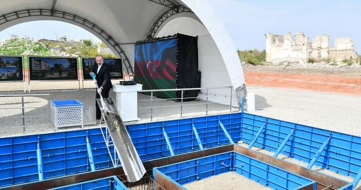 Prezident Füzuli şəhərində üçüncü yaşayış kompleksinin təməlini qoydu -