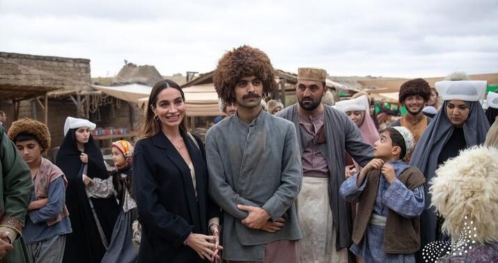Arzu Əliyeva "Himayədar" filminin çəkiliş meydanına getdi -