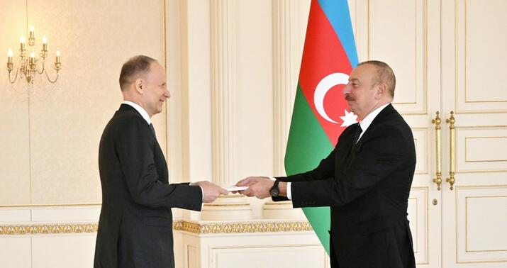 Prezident yeni səfirlərin etimadnaməsini qəbul etdi -