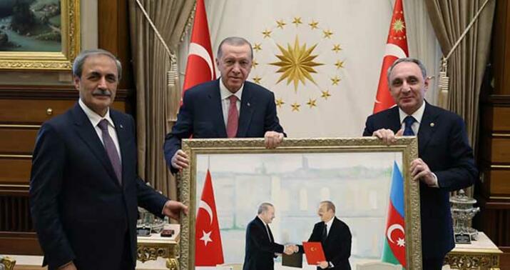 Kamran Əliyevdən Ərdoğana qiymətli hədiyyə