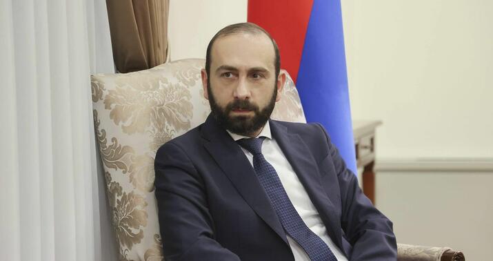 Mirzoyan dəhlizlə bağlı: