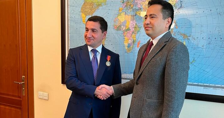 Hikmət Hacıyev Qazaxıstanın “Dostık” Ordeni ilə təltif olundu