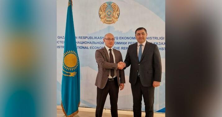 Azərbaycan səfiri Qazaxıstanın iqtisadiyyat naziri ilə görüşdü -