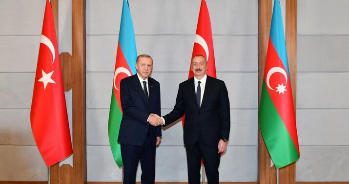 Ərdoğan Zəfər Günü münasibətilə İlham Əliyevi təbrik etdi