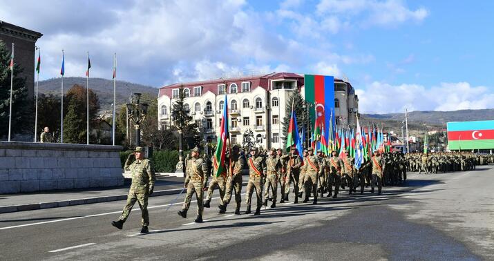 Parada Baş Qərargah rəisi komandanlıq etdi