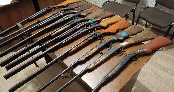 Şirvanda vətəndaşlar silahları polisə təhvil verdilər