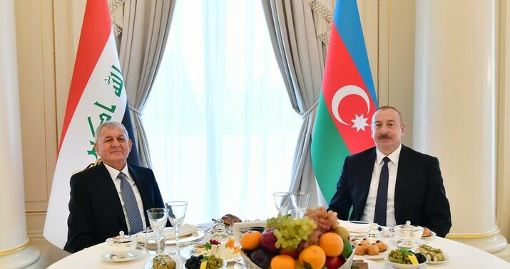 İraq Prezidentinin şərəfinə rəsmi nahar verildi