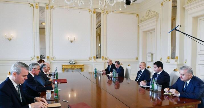 İlham Əliyev Böyük Britaniya rəsmisini qəbul etdi -