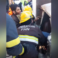 FHN əməkdaşları avtomobildə sıxılı vəziyyətdə qalan şəxsi xilas etdi -